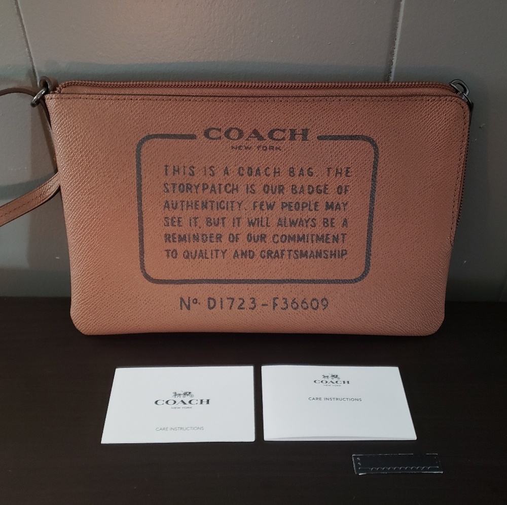 Brand New Authentic Coach Storypatch Wristlet